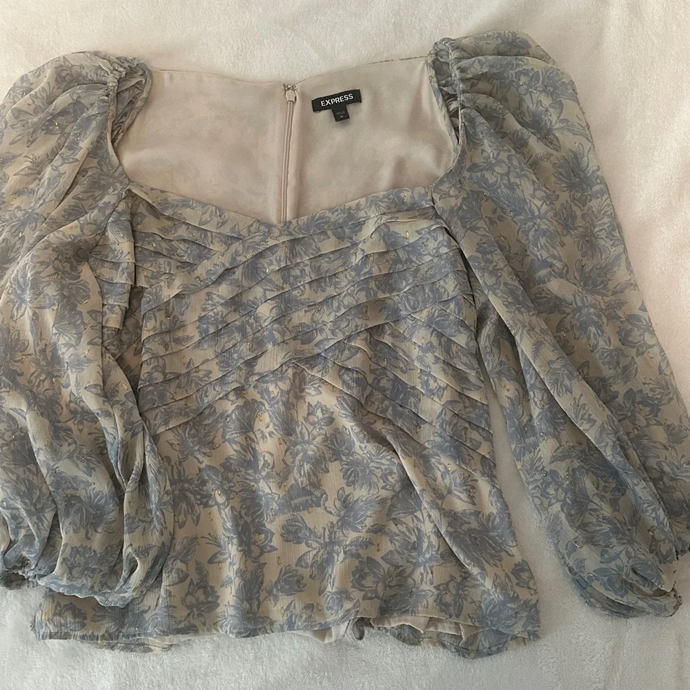 Express top - Picture 1 of 4